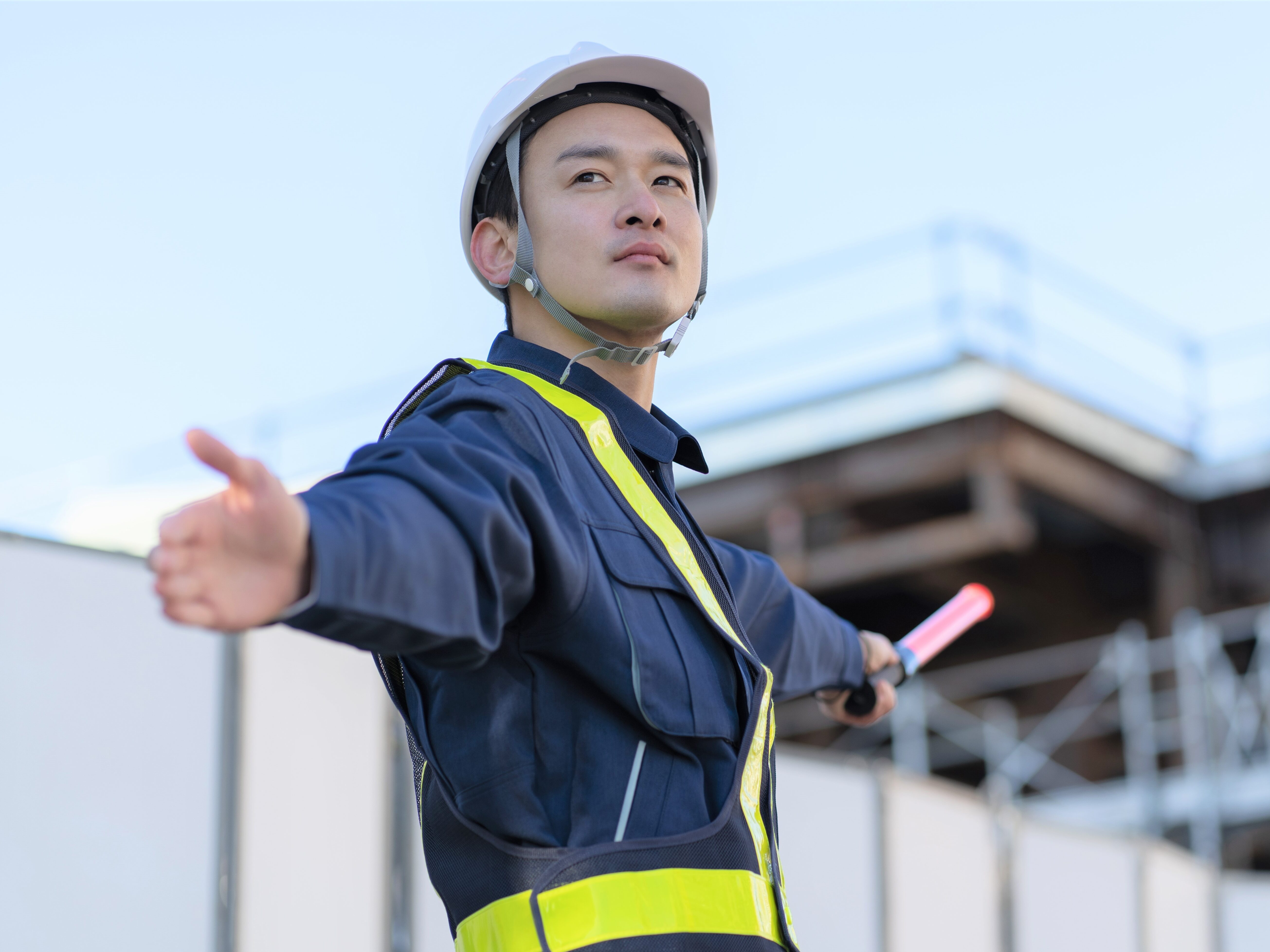 警備員　ガードマン　アジア人男性